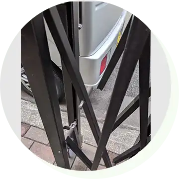 アコーディオンゲートの破損